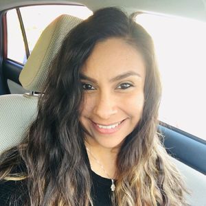 Meet your Posher, Dina